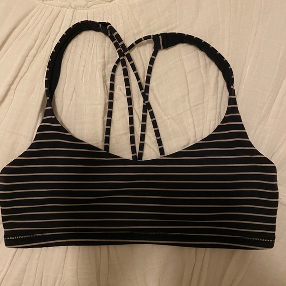 lululemon athletica Other - LULULEMON SIZE 4 BRA
